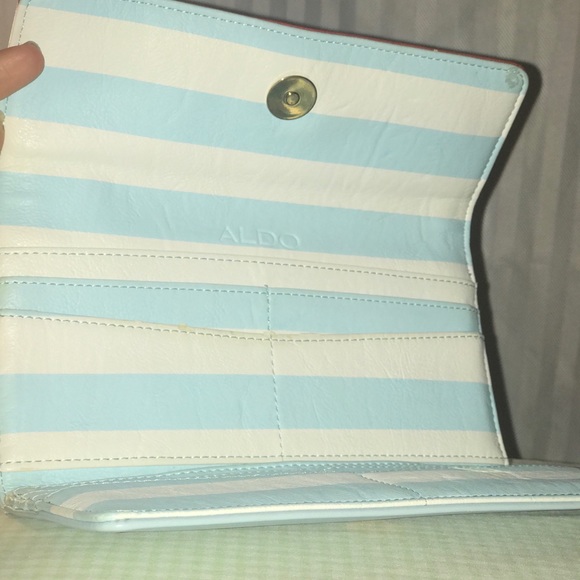 Aldo kiss wallet - Picture 3 of 5